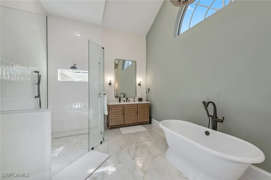 215 Point Salerno Naples FL 34108
