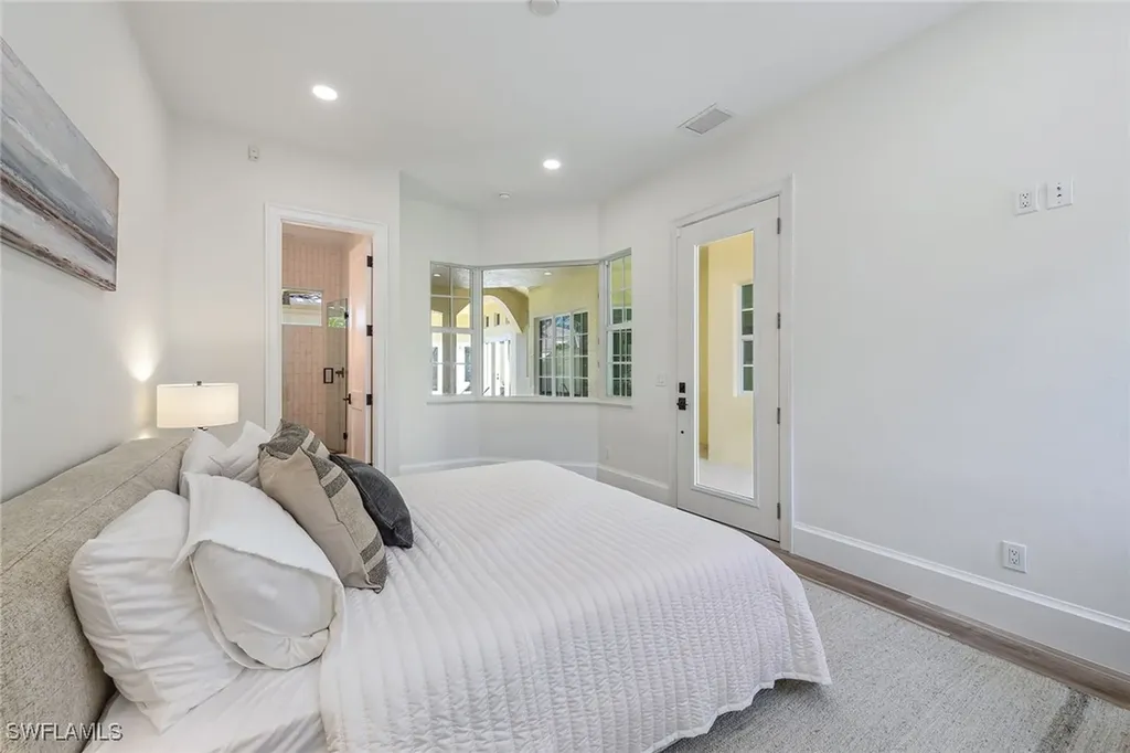 215 Point Salerno Naples FL 34108