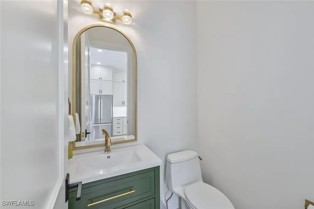215 Point Salerno Naples FL 34108
