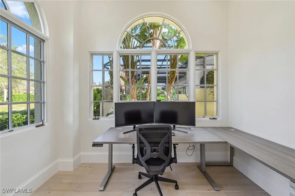 215 Point Salerno Naples FL 34108