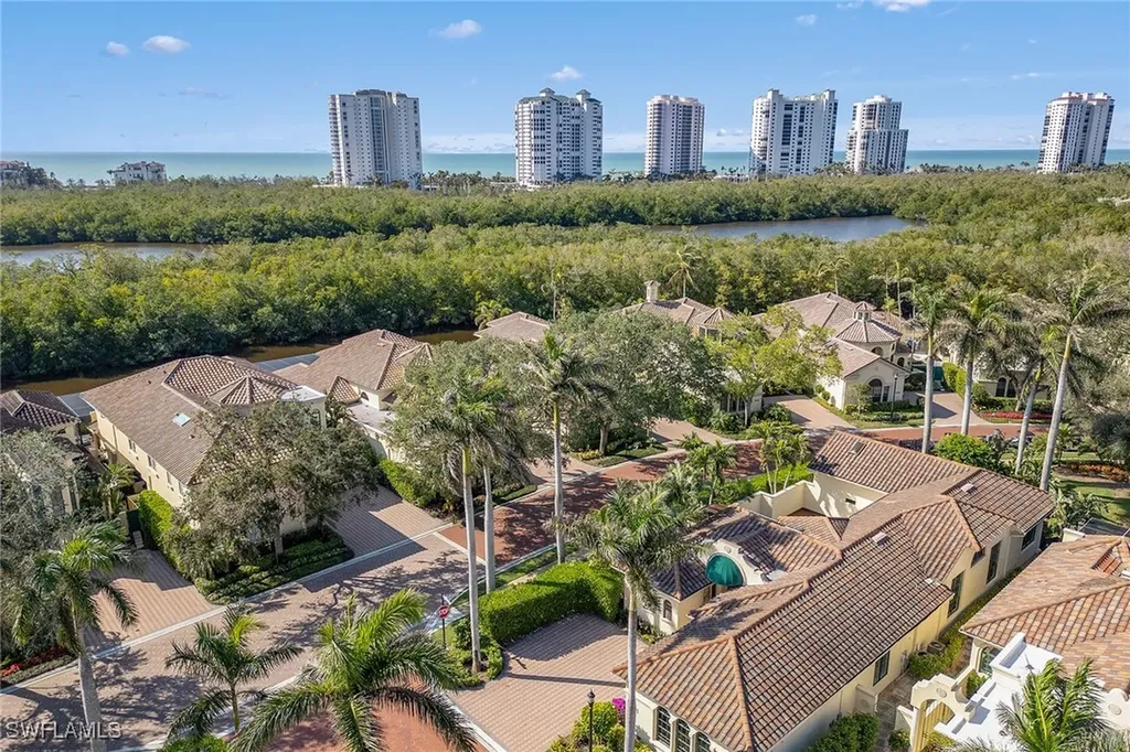 215 Point Salerno Naples FL 34108