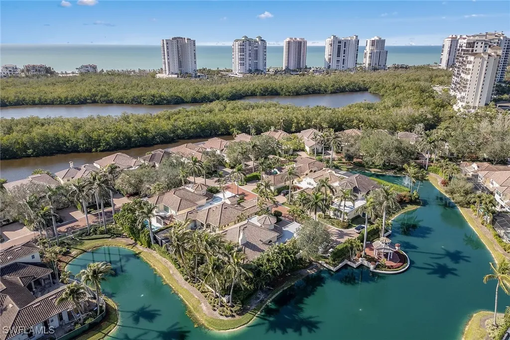 215 Point Salerno Naples FL 34108