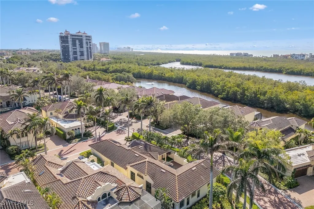 215 Point Salerno Naples FL 34108