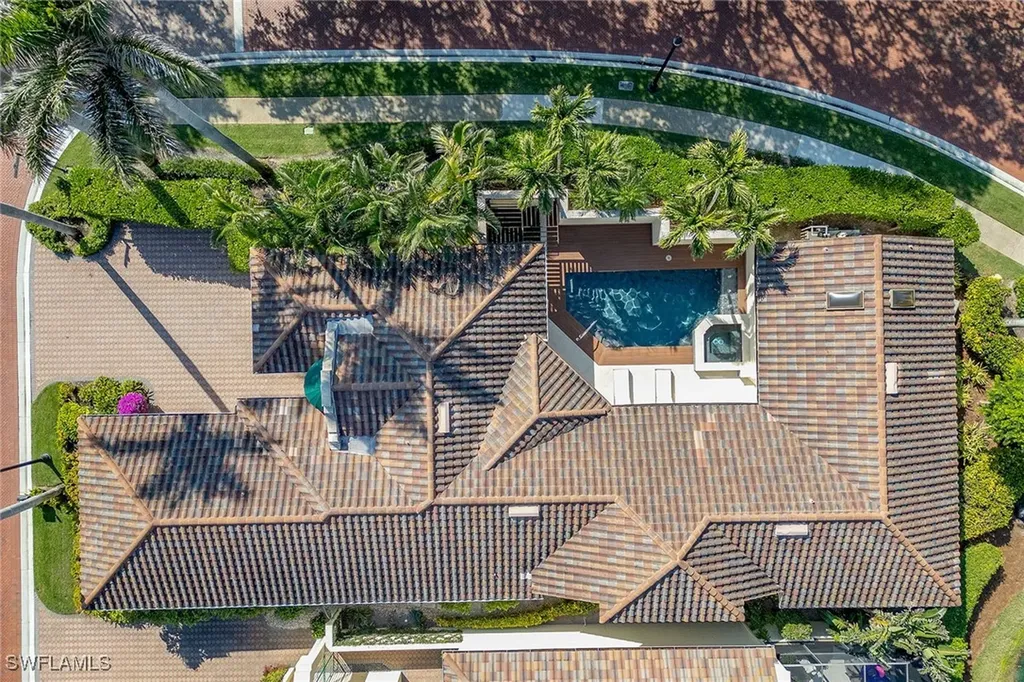 215 Point Salerno Naples FL 34108