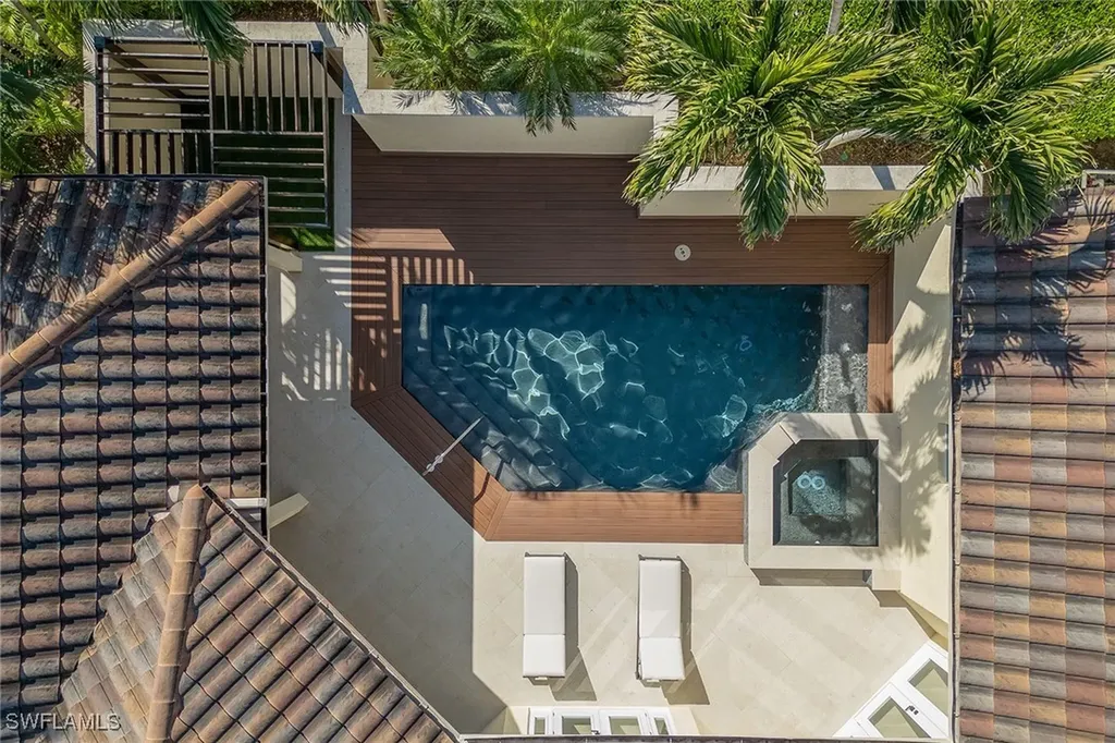 215 Point Salerno Naples FL 34108