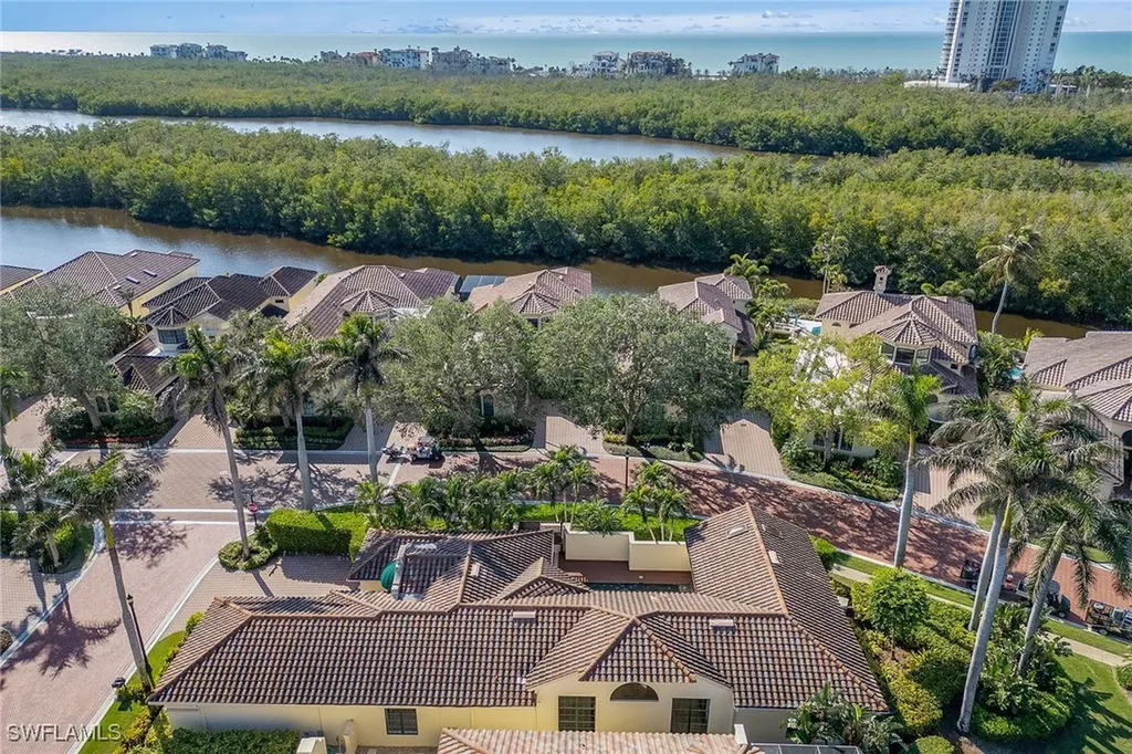 215 Point Salerno Naples FL 34108