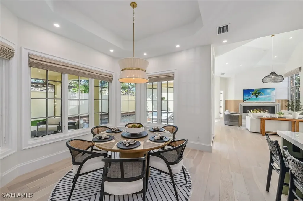 215 Point Salerno Naples FL 34108