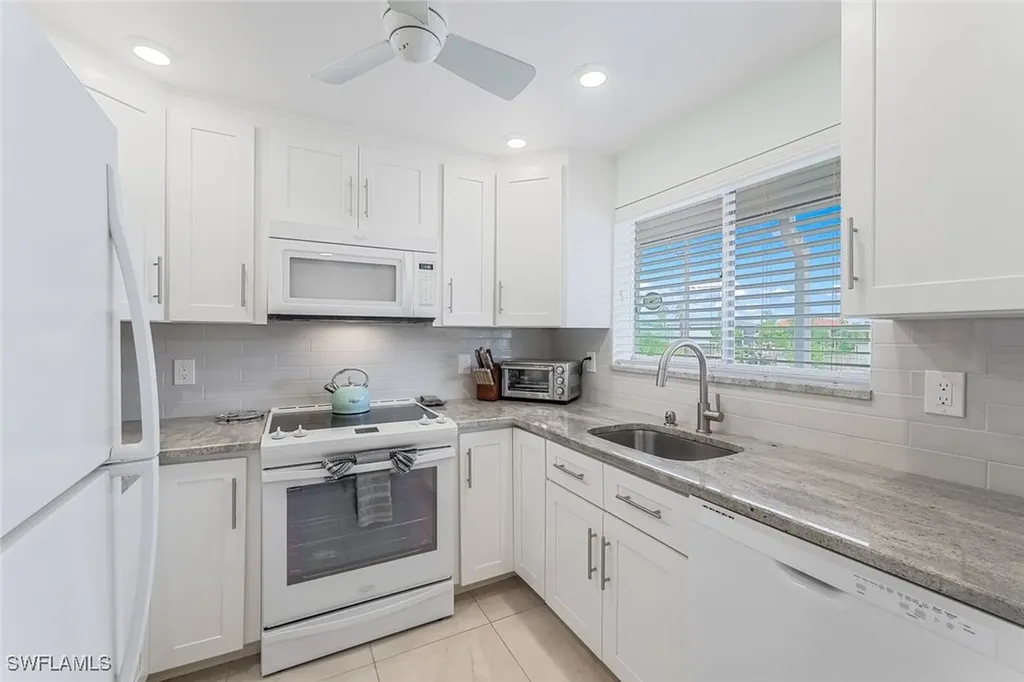 1686 Blue Point Avenue Naples FL 34102