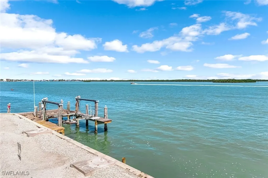 980 Iris Court Marco Island FL 34145