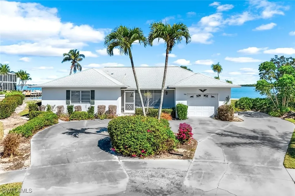 980 Iris Court Marco Island FL 34145