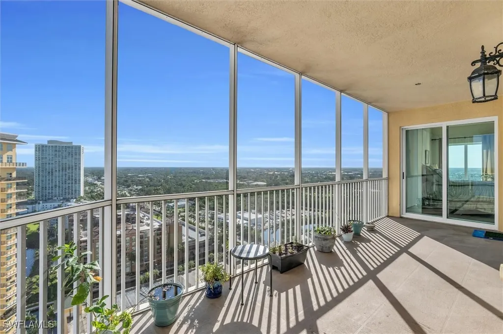 2743 1st Street Fort Myers FL 33916