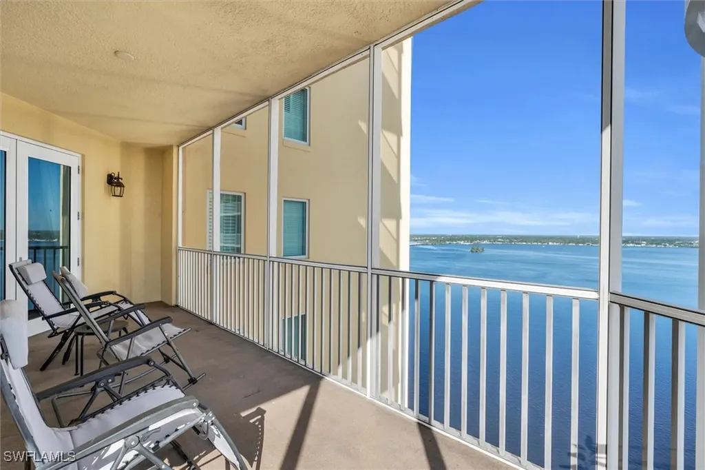 2743 1st Street Fort Myers FL 33916
