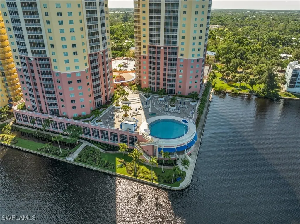 2743 1st Street Fort Myers FL 33916