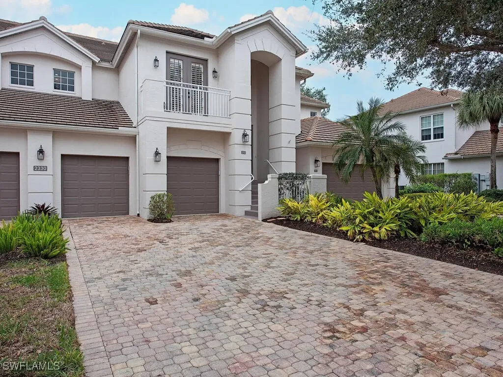 2330 Mont Claire Drive Naples FL 34109