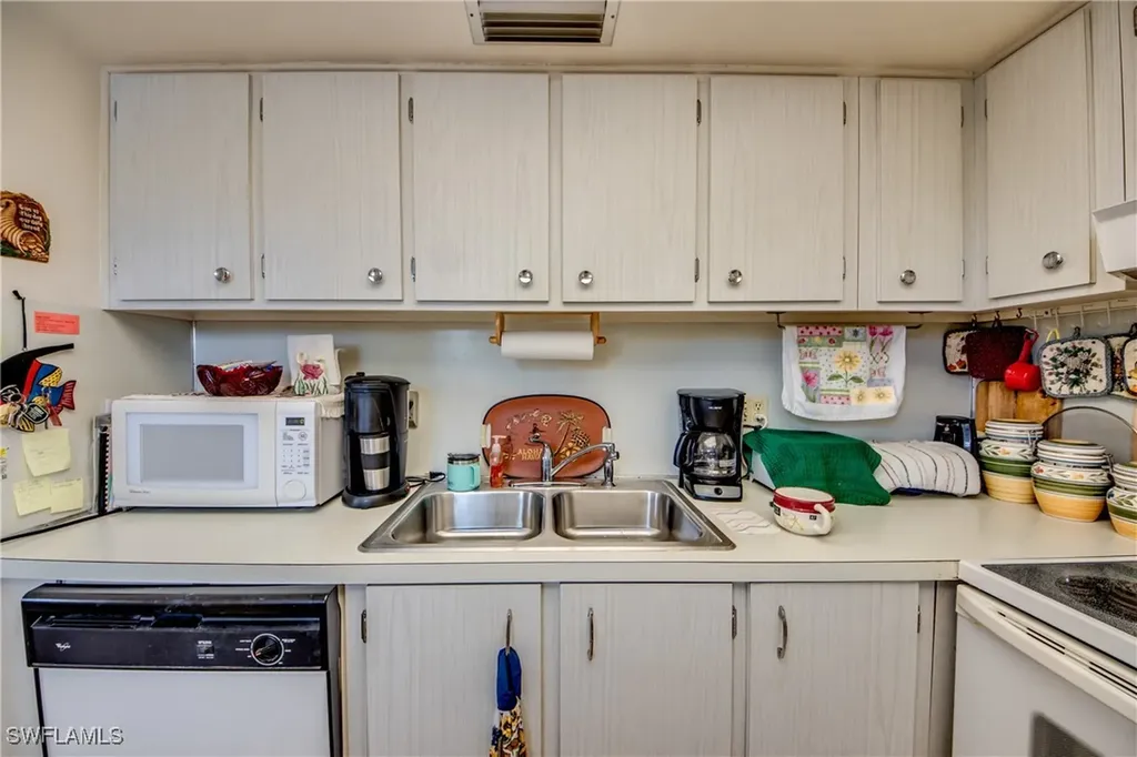 1432 Tropic Terrace North Fort Myers FL 33903