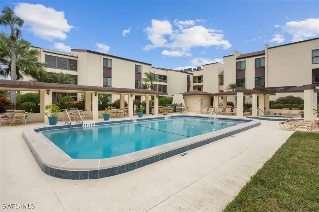 Naples FL, 3635 Boca Ciega Drive, Unit 207