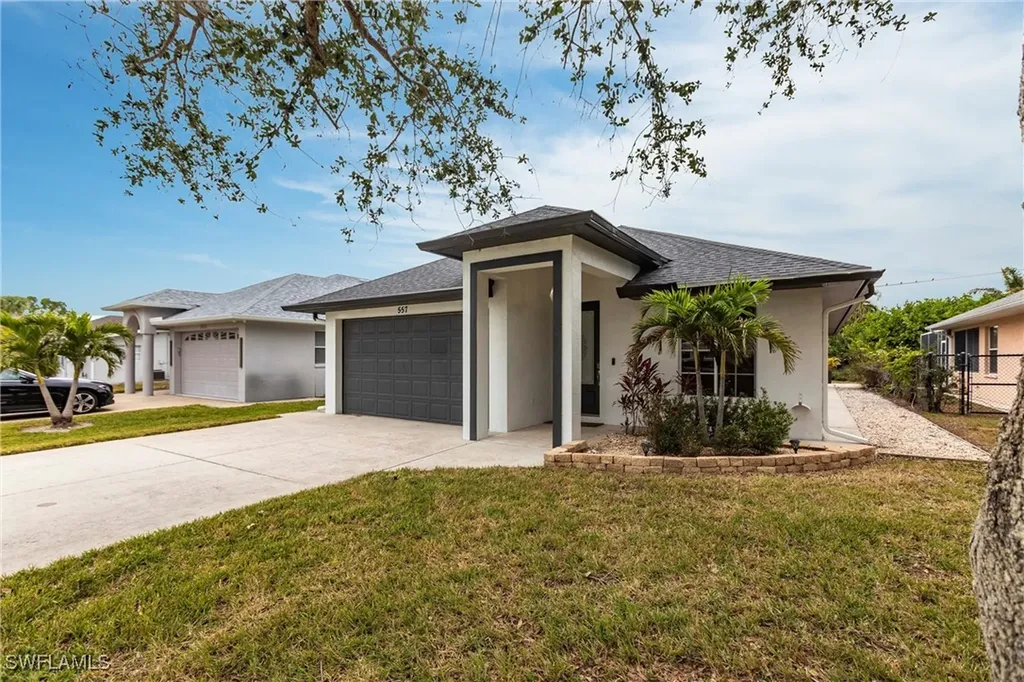 557 102nd Avenue N Naples FL 34108