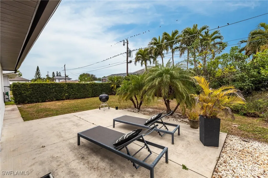 557 102nd Avenue N Naples FL 34108