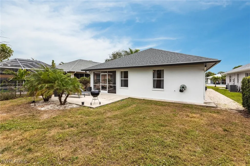 557 102nd Avenue N Naples FL 34108