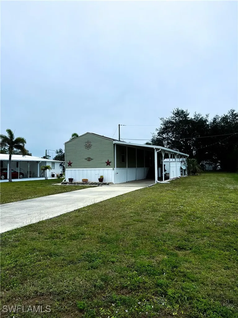 27313 Rue Viauv Avenue Bonita Springs FL 34135