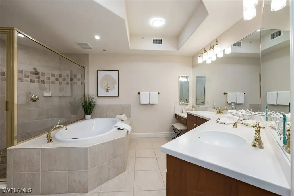 560 El Camino Real Naples FL 34119
