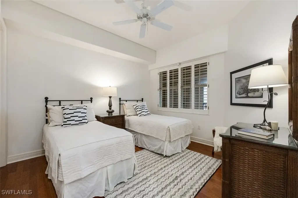 560 El Camino Real Naples FL 34119