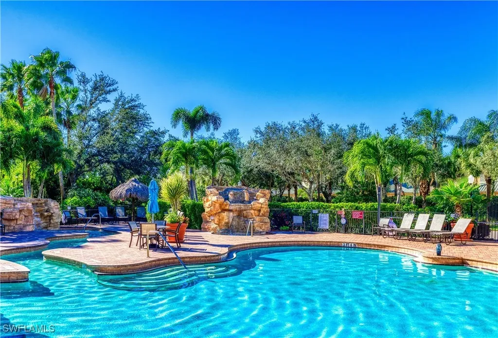560 El Camino Real Naples FL 34119