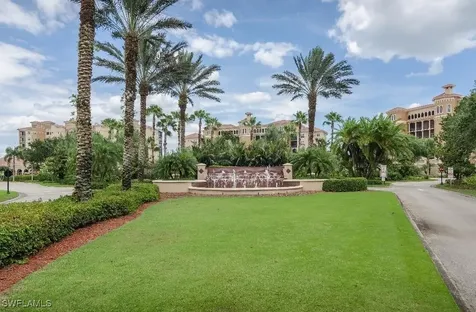 560 El Camino Real Naples FL 34119