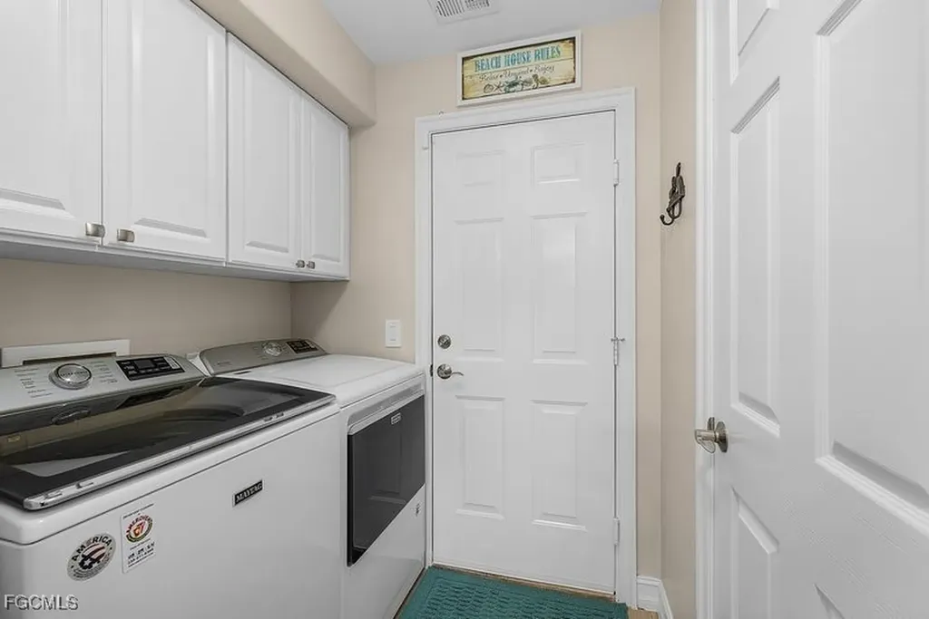 11065 Harbour Yacht Court Fort Myers FL 33908