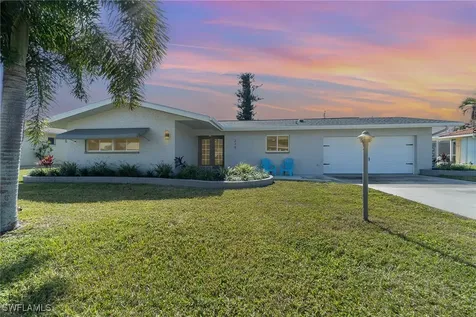 220 SE 46th Street Cape Coral FL 33904