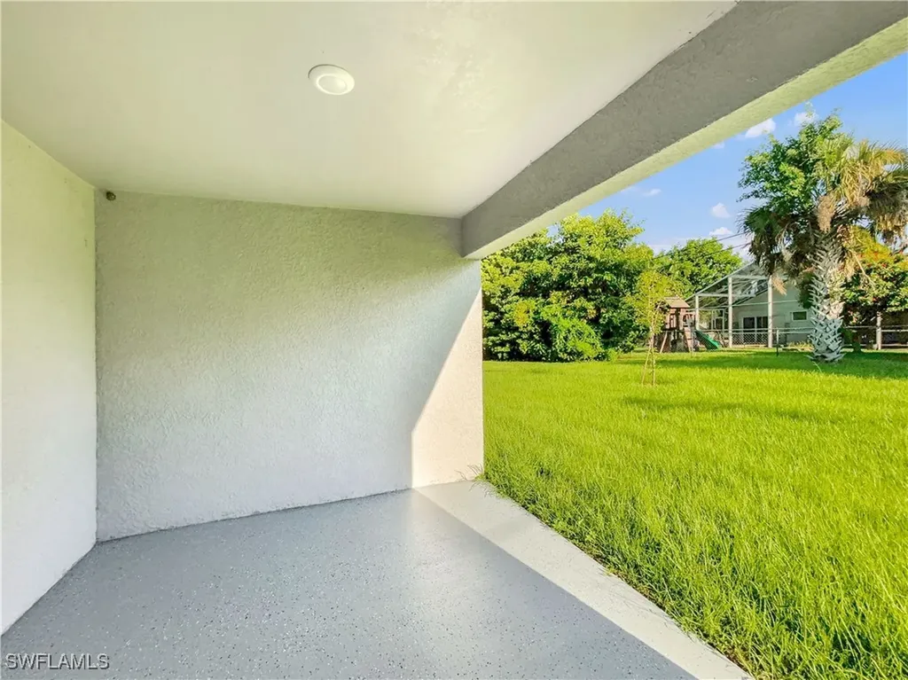 2206 Bolado Parkway Cape Coral FL 33990