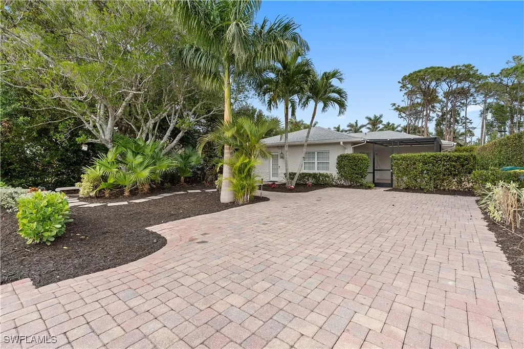 47 7th Street Bonita Springs FL 34134
