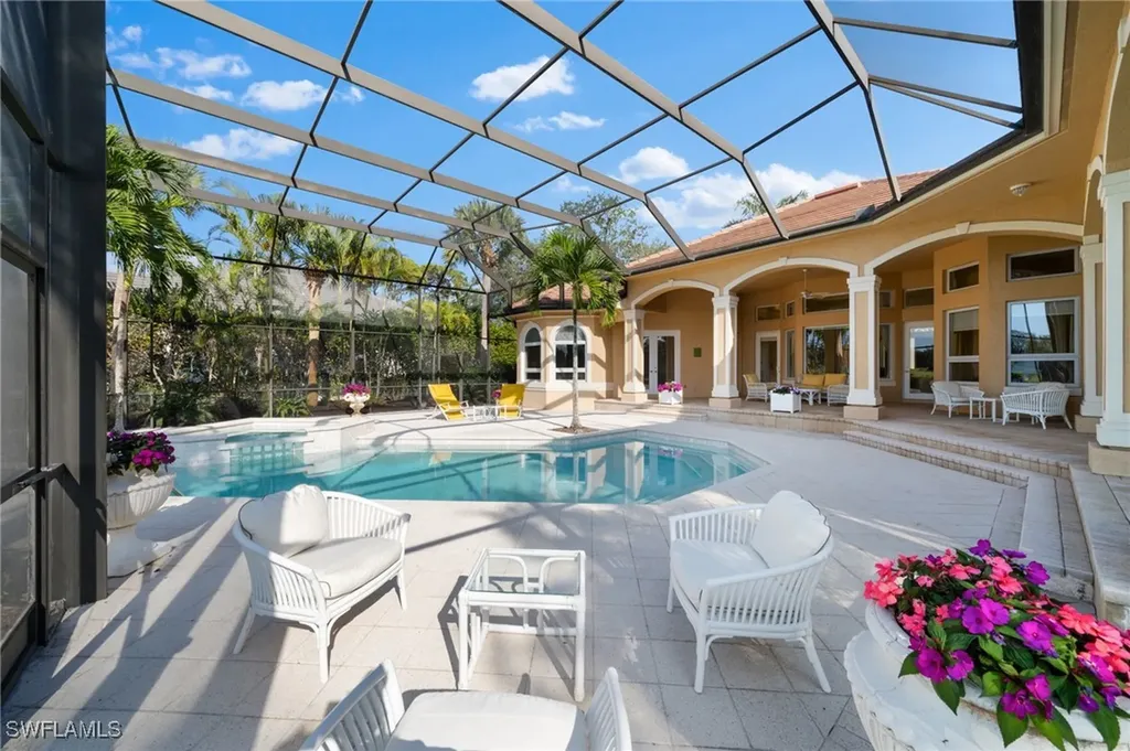 897 Barcarmil Way Naples FL 34110