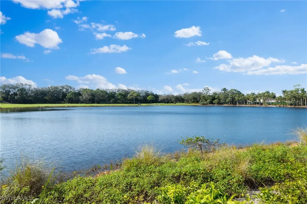 897 Barcarmil Way Naples FL 34110