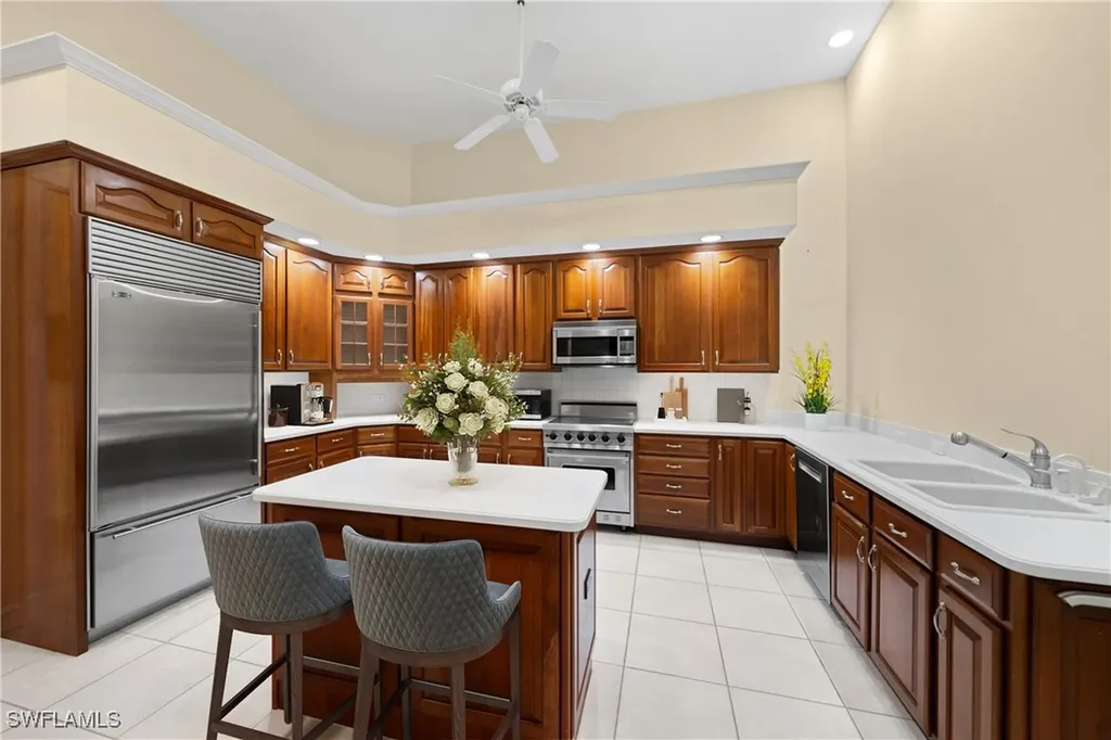 897 Barcarmil Way Naples FL 34110