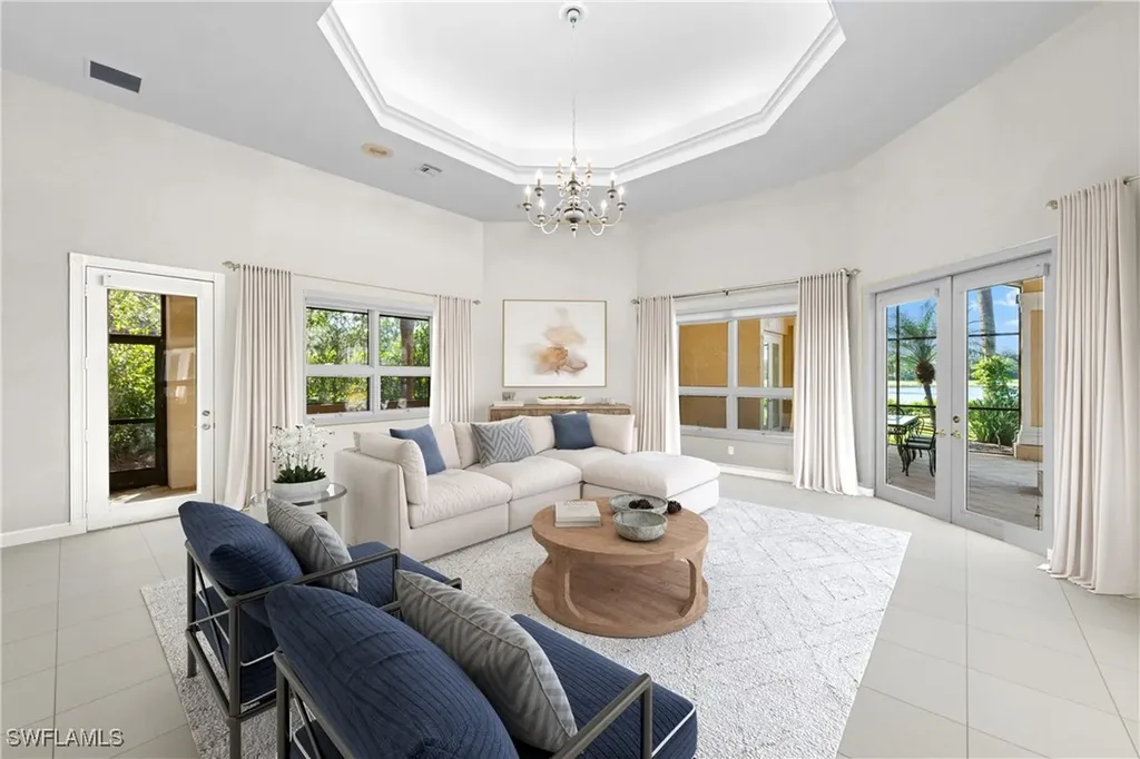 897 Barcarmil Way Naples FL 34110