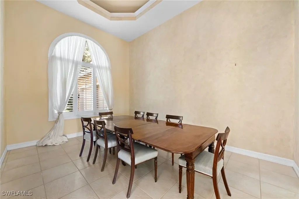897 Barcarmil Way Naples FL 34110