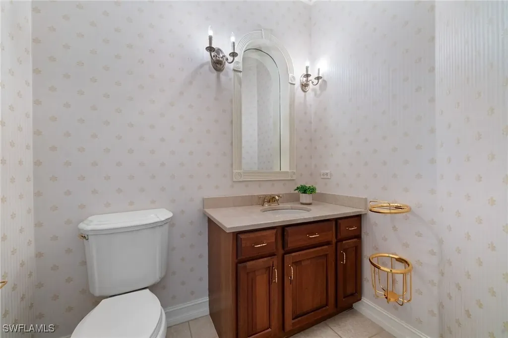 897 Barcarmil Way Naples FL 34110