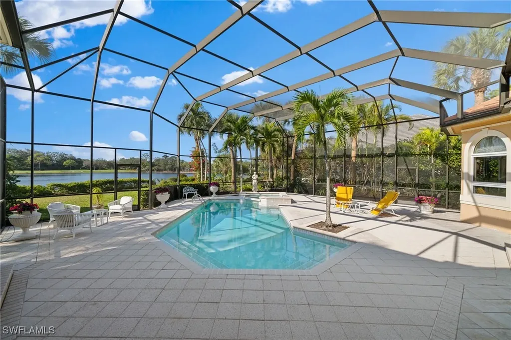 897 Barcarmil Way Naples FL 34110