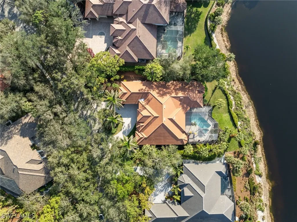 897 Barcarmil Way Naples FL 34110