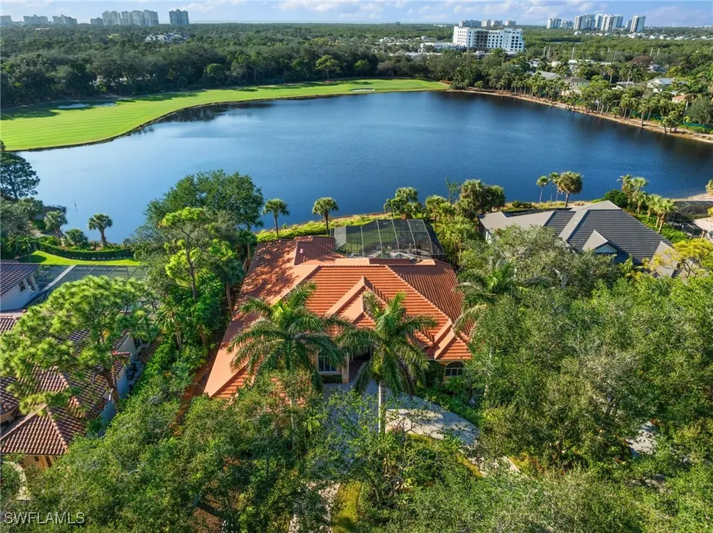 897 Barcarmil Way Naples FL 34110