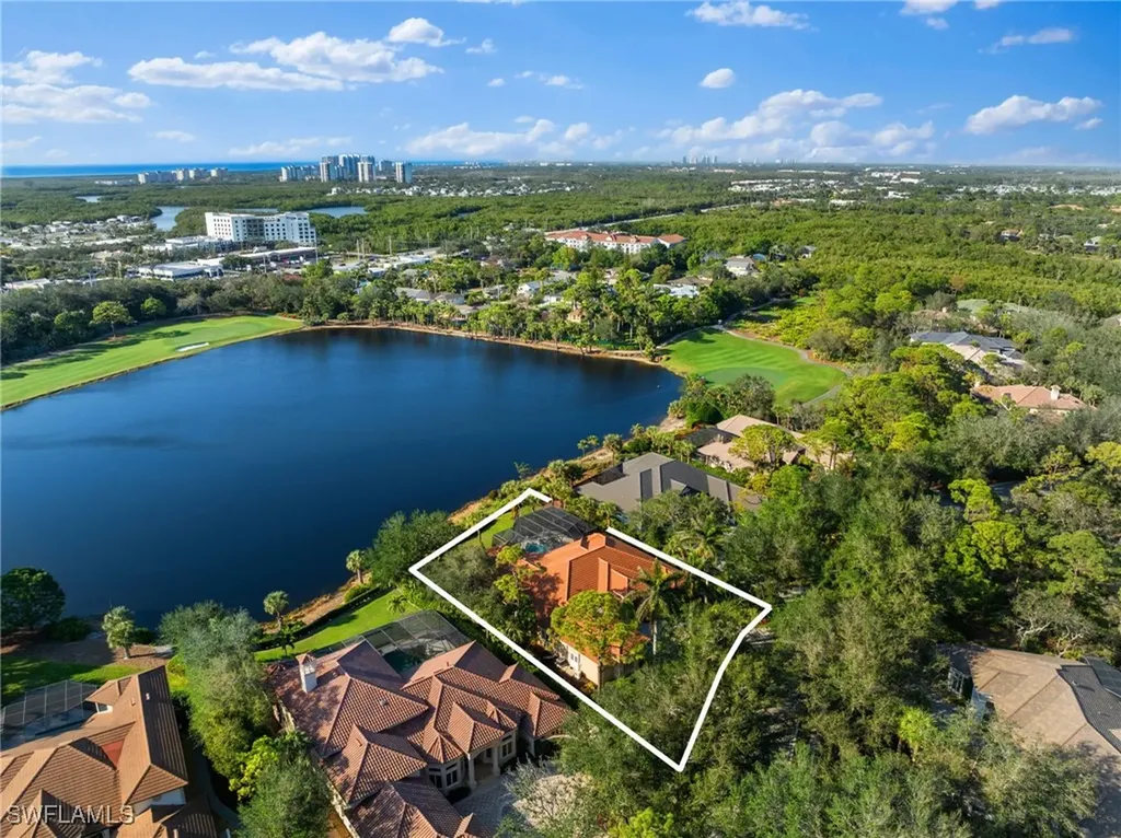 897 Barcarmil Way Naples FL 34110