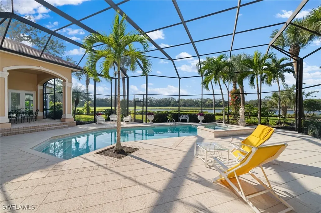 897 Barcarmil Way Naples FL 34110
