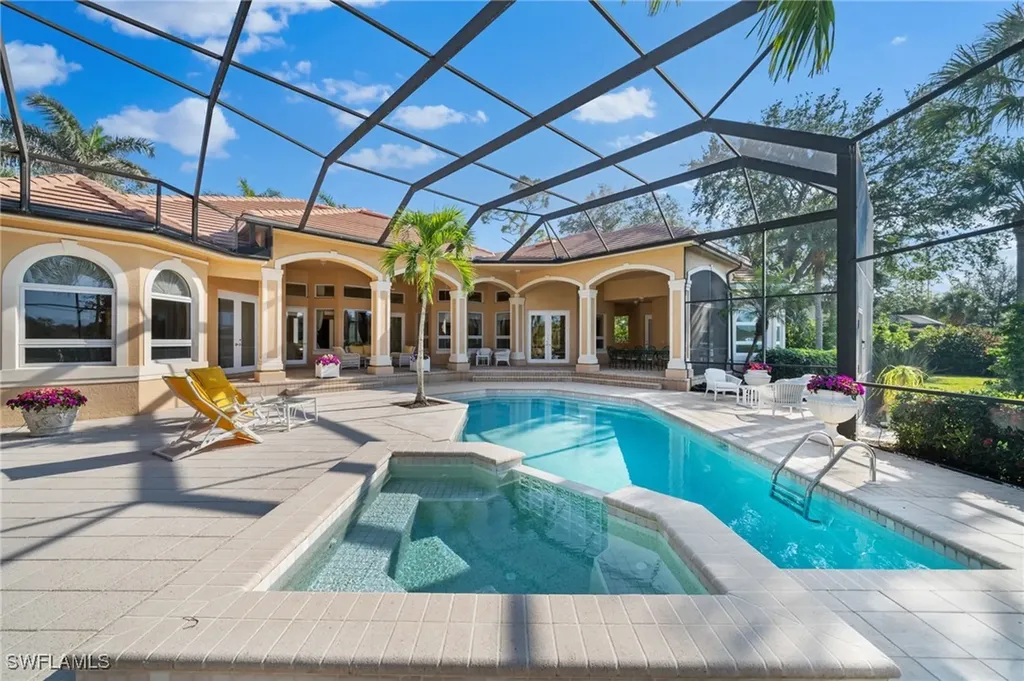 897 Barcarmil Way Naples FL 34110