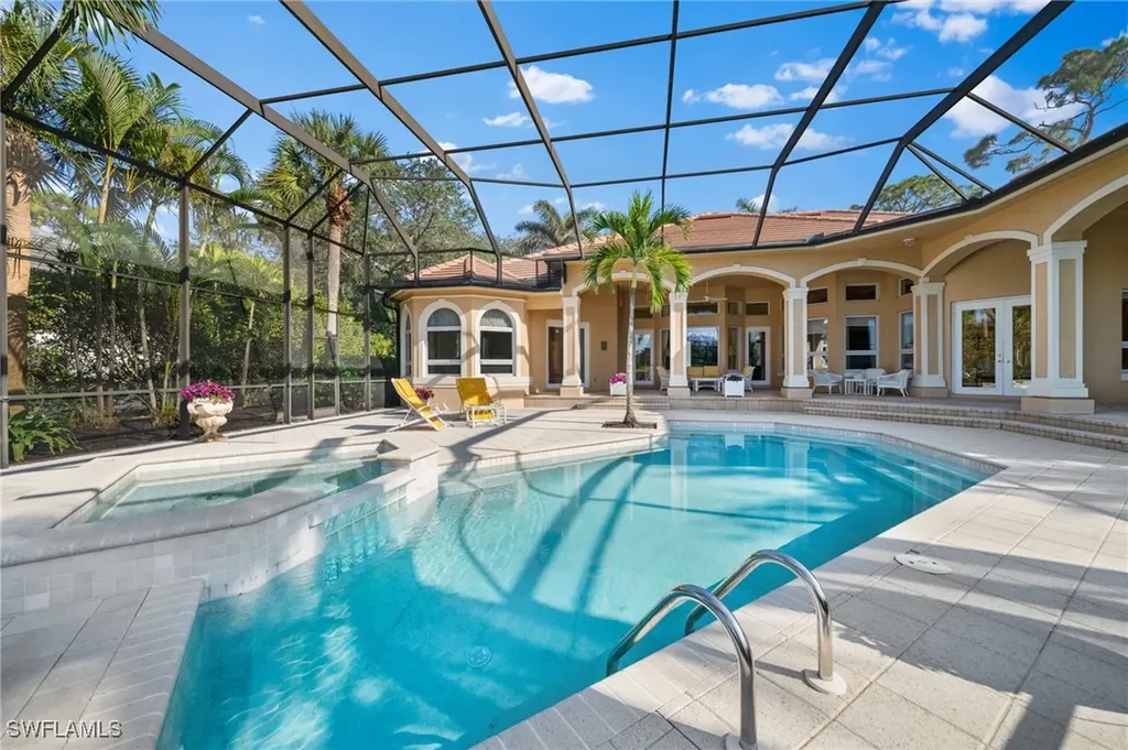 897 Barcarmil Way Naples FL 34110