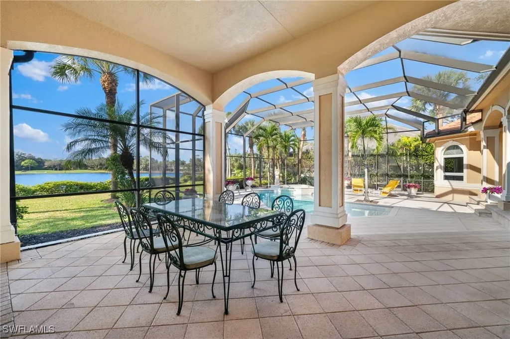 897 Barcarmil Way Naples FL 34110