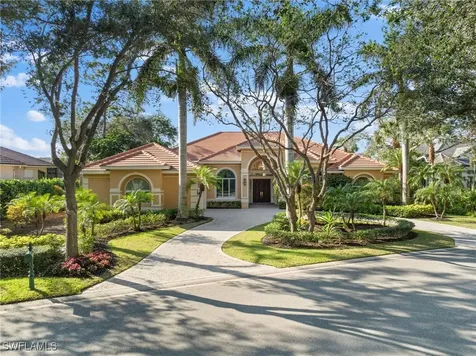 897 Barcarmil Way Naples FL 34110