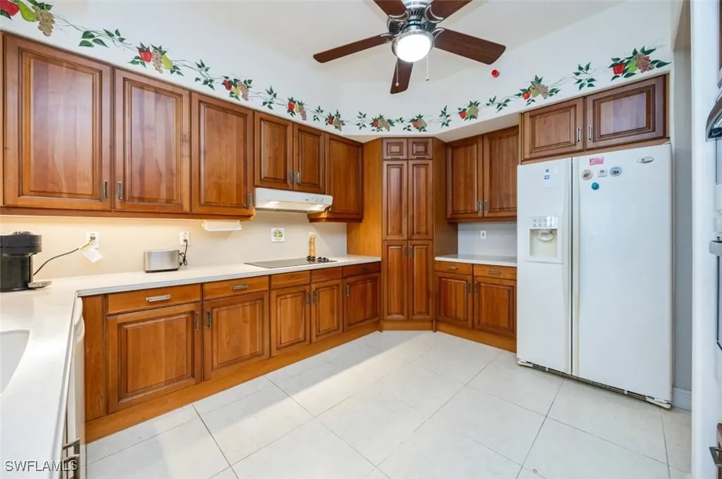 570 El Camino Real Naples FL 34119