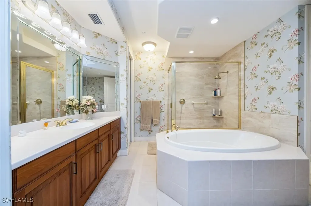 570 El Camino Real Naples FL 34119