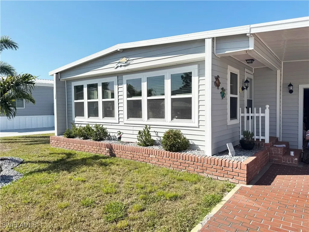 218 Nicklaus Boulevard North Fort Myers FL 33903